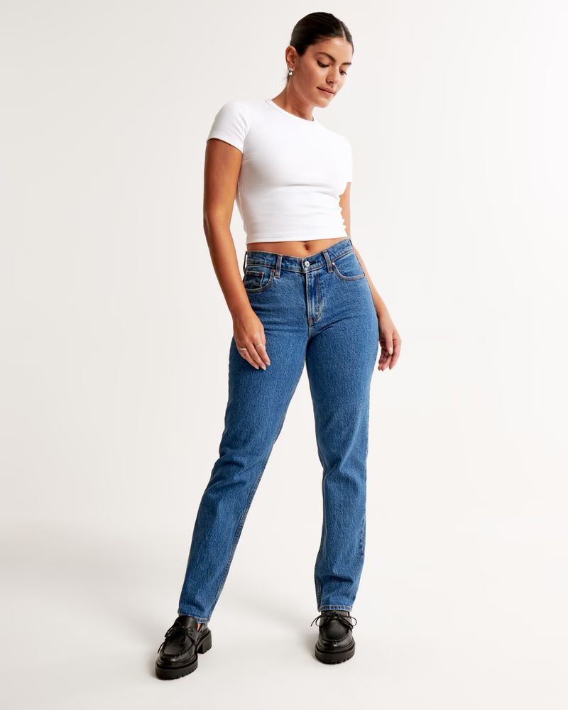 Women's Curve Love Mid Rise 90s Straight Jean | Women's Bottoms | Abercrombie.com | Abercrombie & Fitch (UK)