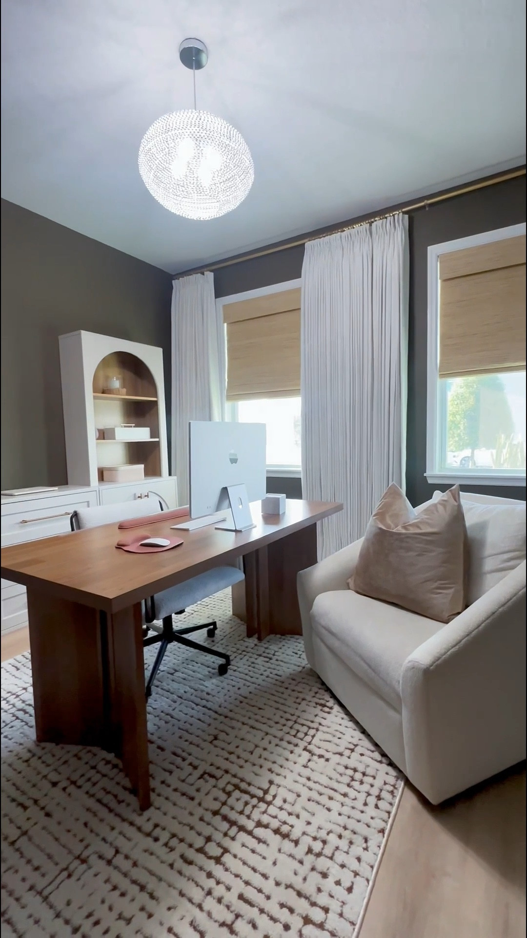 My favorite furniture and decor finds for my home office space 🫶😍




Home office
Productivity
Work from homee
Home finds
Home decor
Modular bookshelves
Styled desk

#LTKHome