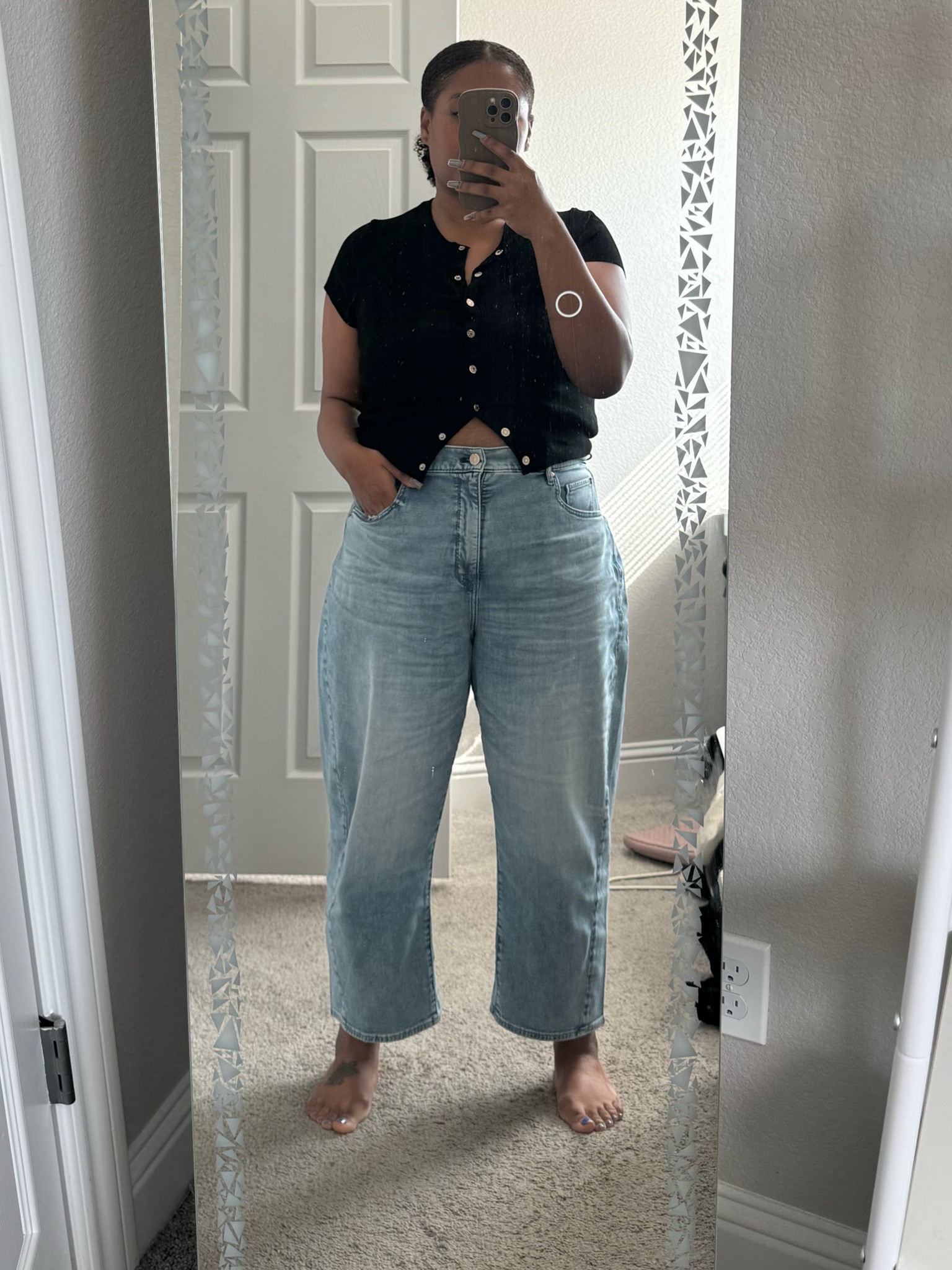 Barrel beans are my new favorites! 

Extra high rise design with curved hems to flatter your shape! I love wearing these with cardigans for an easy weekday look! 

I’m wearing a size 16 in the jeans, I found them true to size but if you want a baggier look size up! 

Buy more save more happening now at WHBM! 

#jeans #barreljeans #highrisejeans 

#LTKFindsUnder100 #LTKSeasonal #LTKMidsize