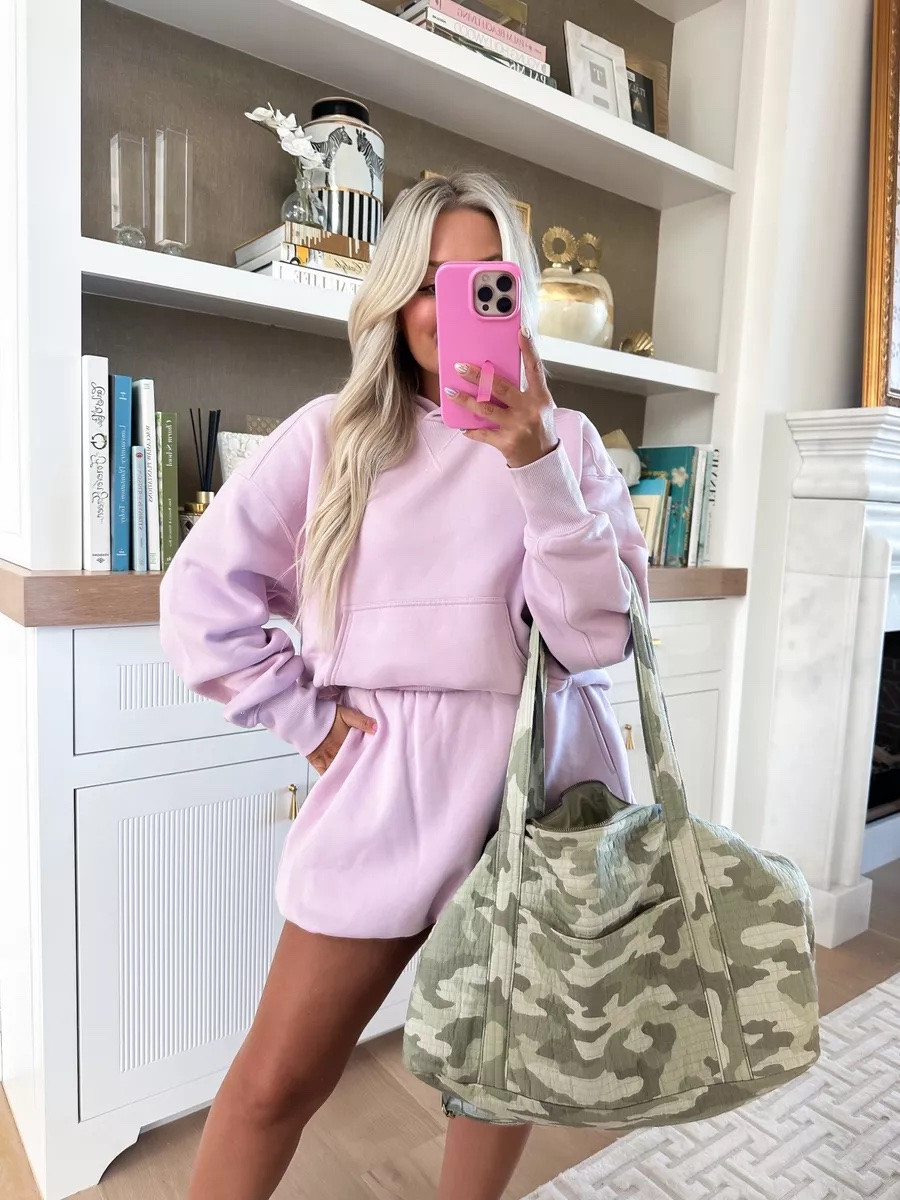 Size medium pants and small sweatshirt 

#LTKFindsUnder50 #LTKSeasonal #LTKFindsUnder100