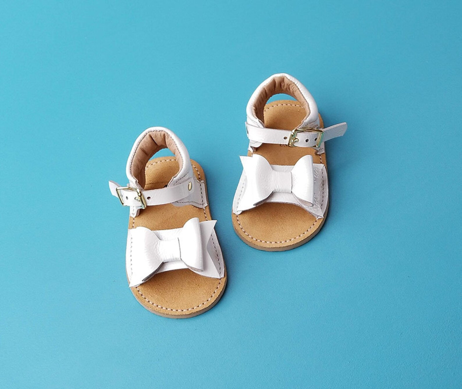 Bow Sandal in Patent White  Baby Sandals  Moccs Sandals  | Etsy | Etsy (US)