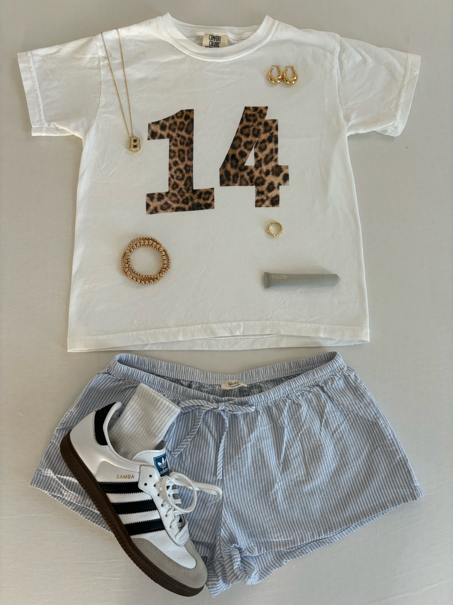 Baby tee is from @Sgavenue from TikTok