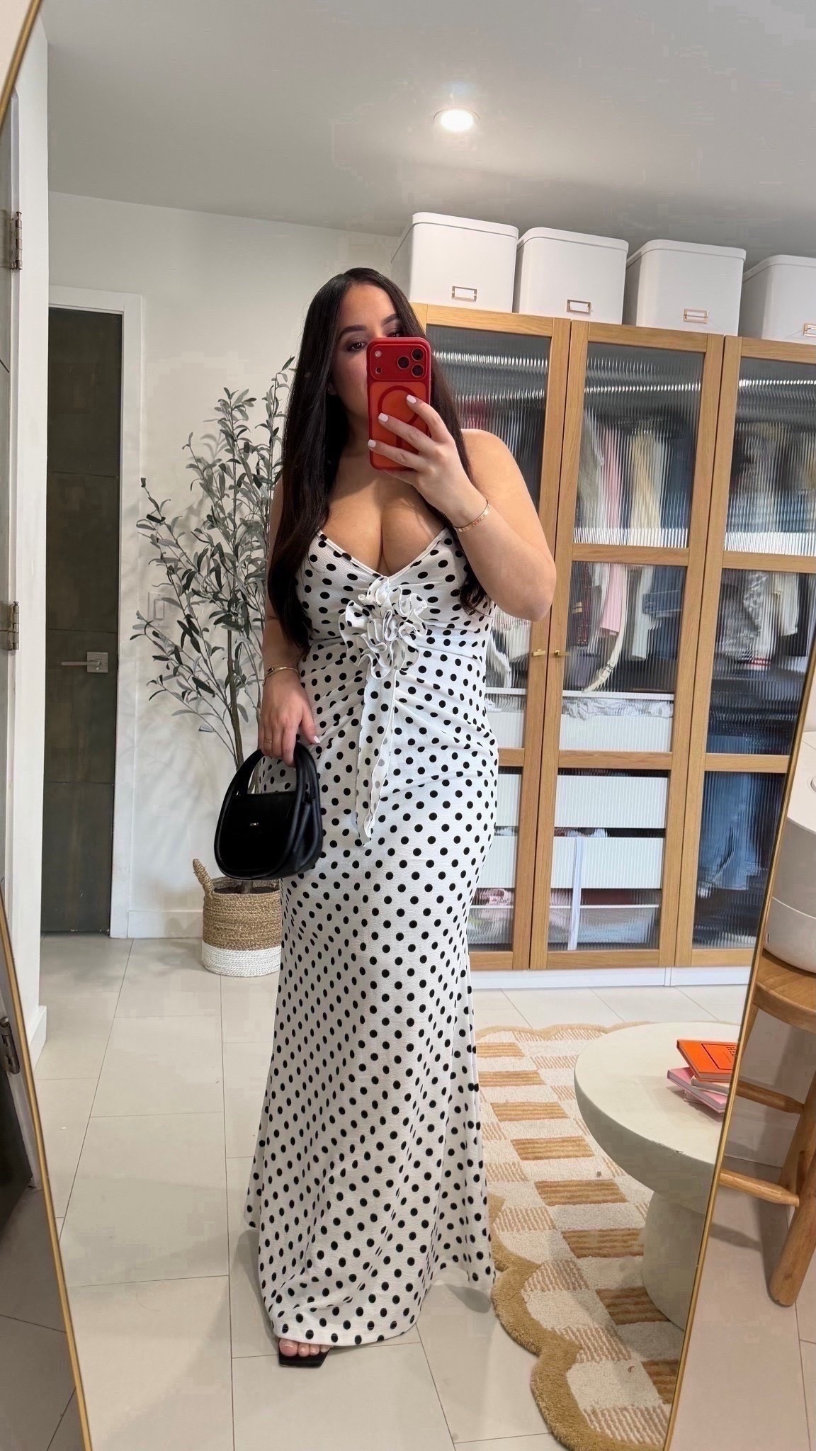 An easy maxi that does all the work — flattering, comfy, and date night ready 🖤 wearing size L



#LTKootd #LTKMidsize #LTKSeasonal