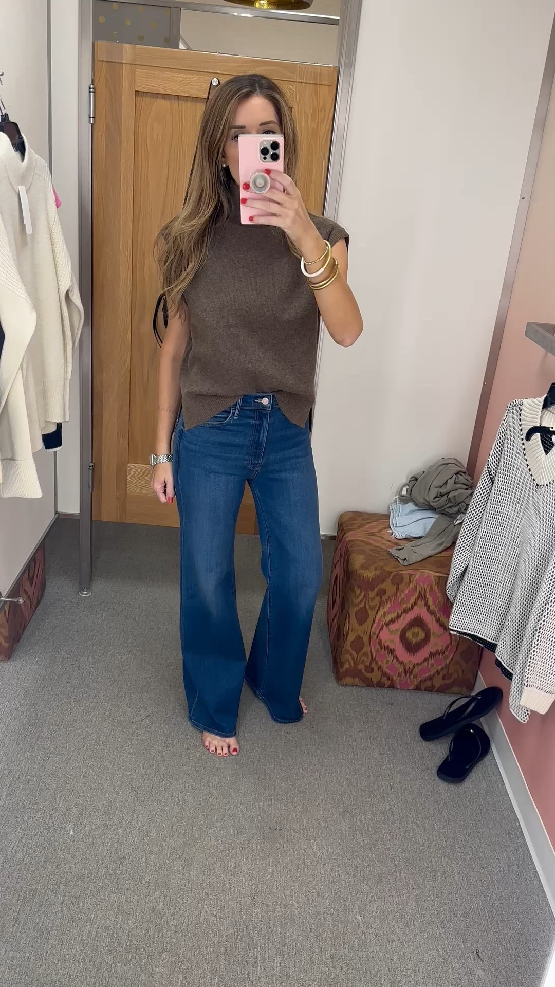 NSALE

Mother jeans size 28
Sweater size S

I’m 5’9 for reference 