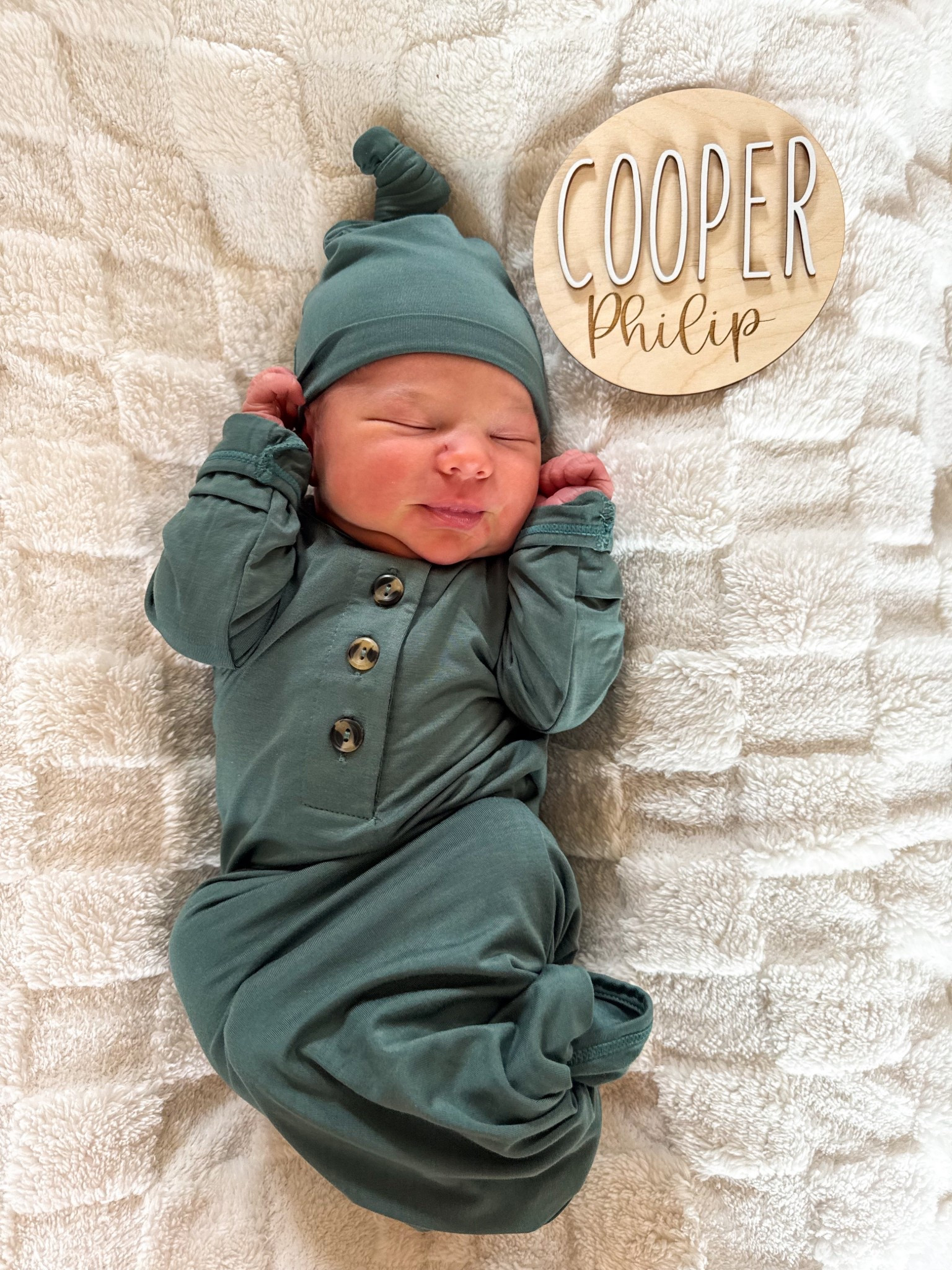 Birth announcement outfit and sign 

#LTKBaby #LTKBump