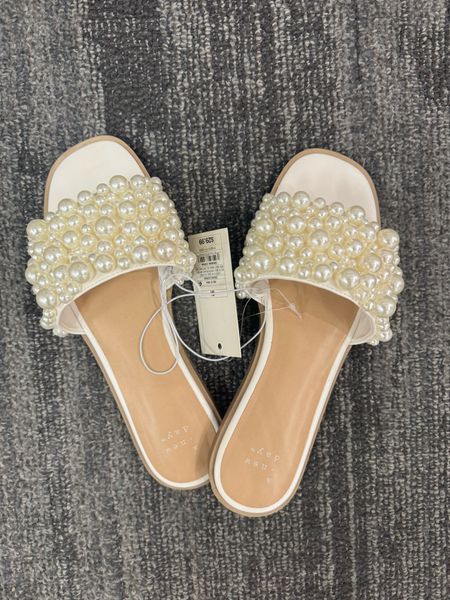 These would be great for a more dressed up look without it being a heel! @target @targetstyle #targetpartner #target

#LTKshoecrush #LTKwedding #LTKstyletip