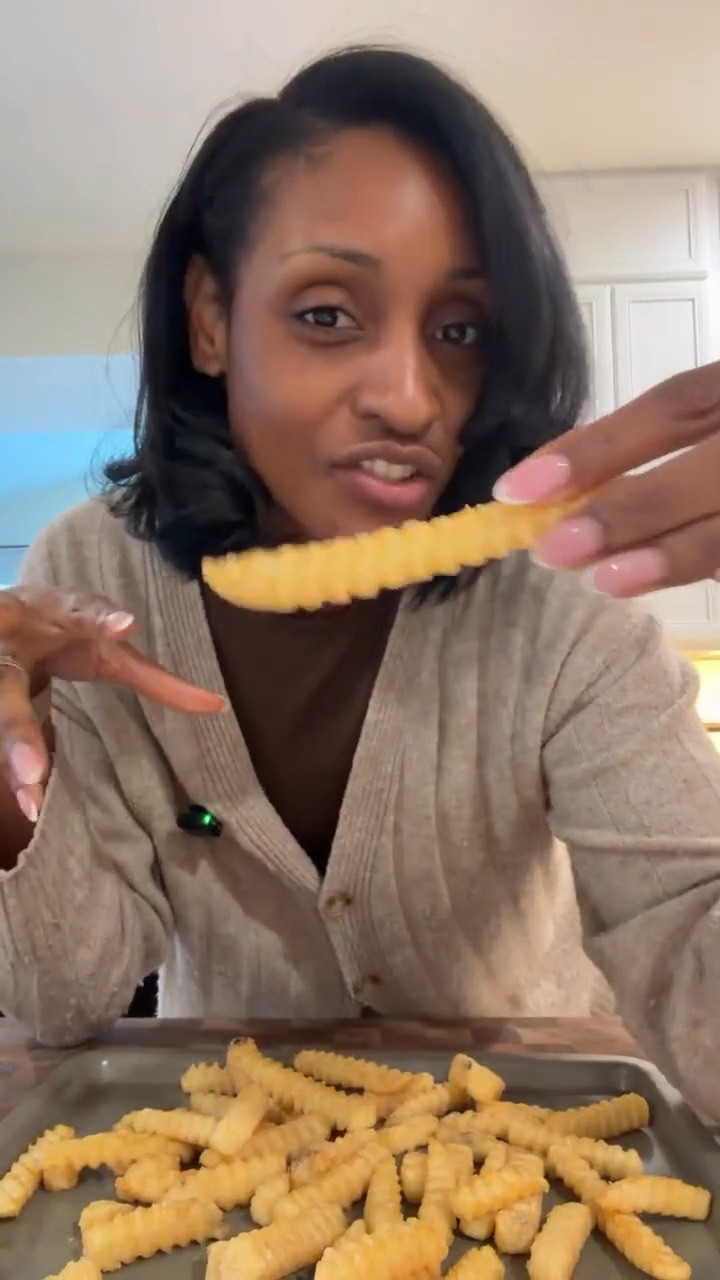 Pizza fries me down because this had no reason being this good 😮‍💨 would you try this over pizza?

Linking what you need below. Scroll to shop!! 

 

#LTKmomlife #LTKfoodie #LTKHome

#LTKfoodie #LTKdayinmylife #LTKmorningroutine