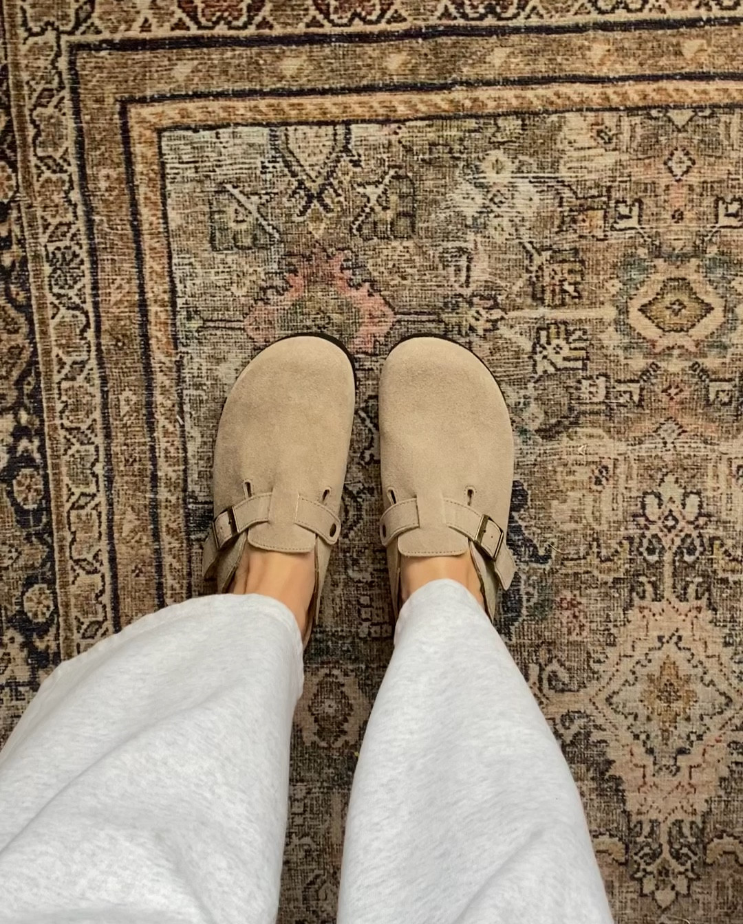 These dupes are legit. Under $50, fit TTS and comfortable. Actually can’t believe these are back, but I’m not mad about it! #bostondupes #fallclogs #potatoshoes

#LTKSeasonal #LTKshoecrush #LTKunder50