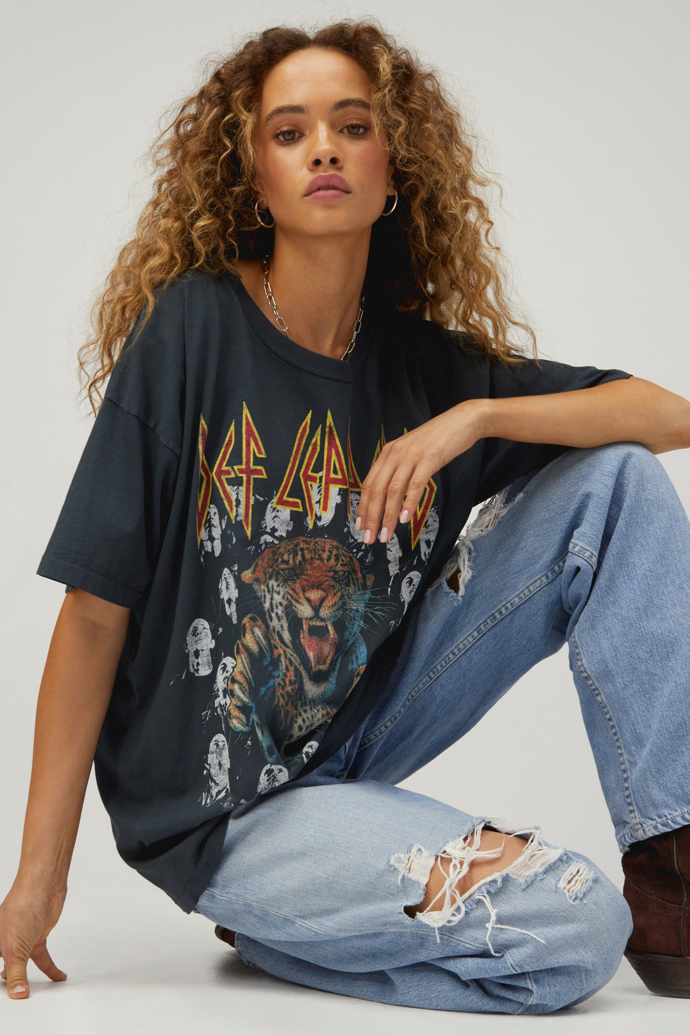 Def Leppard Vertigo High N Dry Merch Tee | Daydreamer