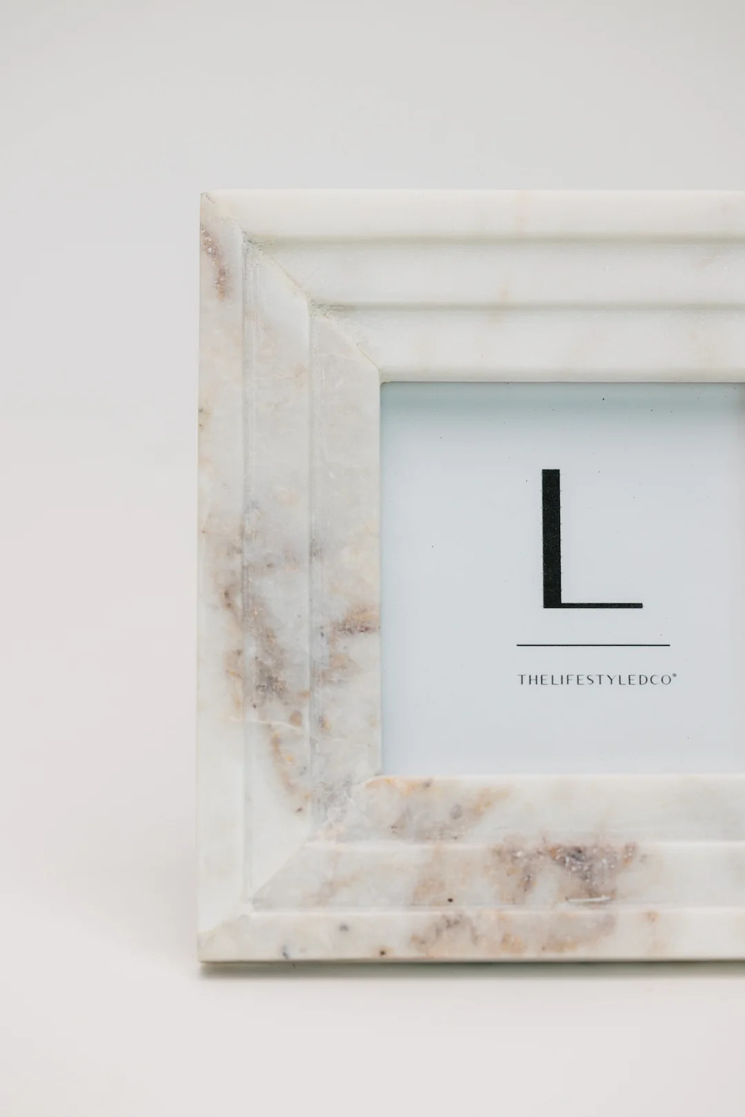 Mora Marble Frame White | THELIFESTYLEDCO | THELIFESTYLEDCO