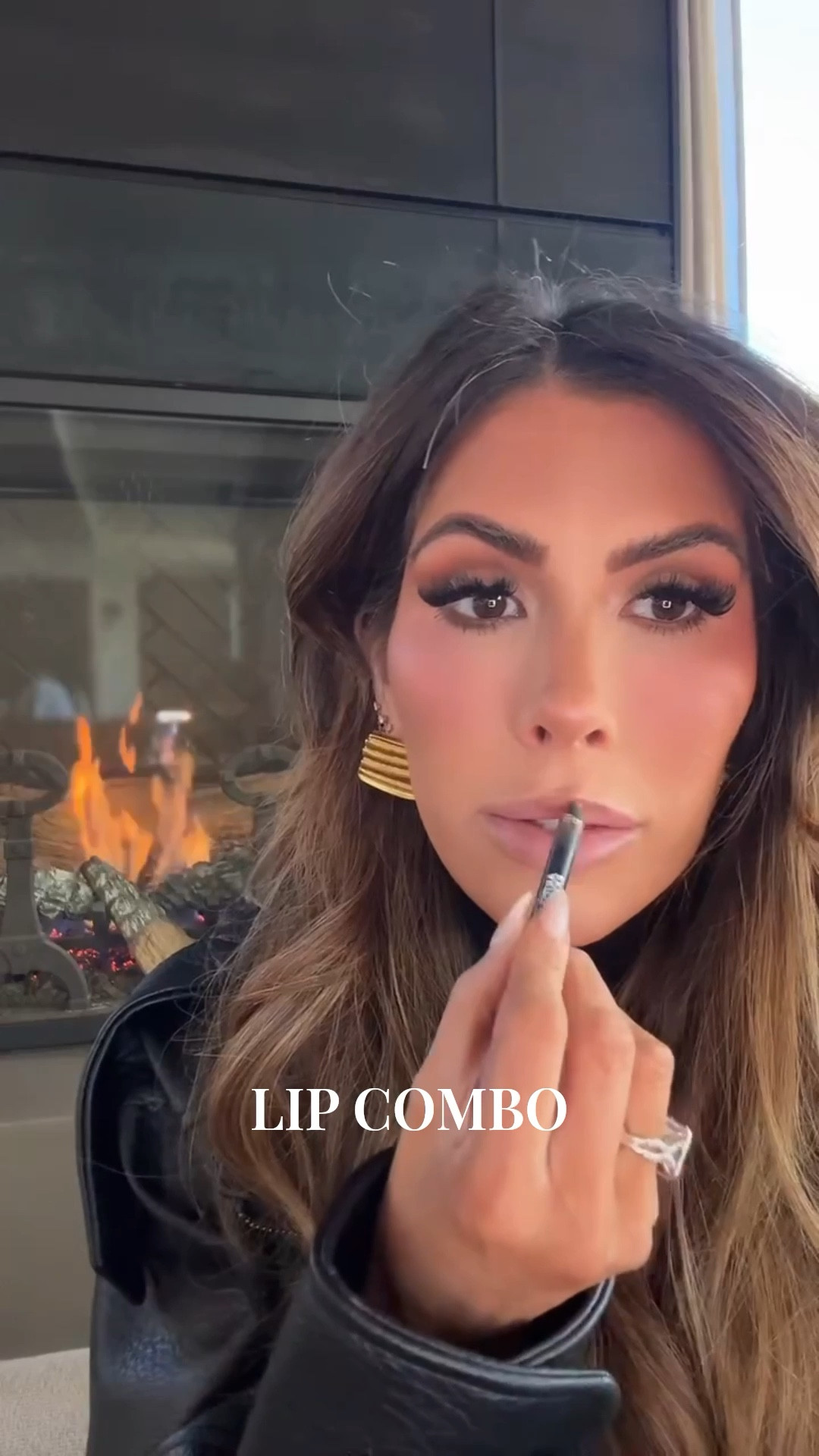 My everyday lip combo: 
Lipliner: anywhere caffeine 
Lipstick: KKW 
Liner #2: warm brown 
GEMME Beauty Gloss: GNO & Girlie Girl 

Lip combo, Lip liner, Lipstick, Gloss, Gemme Beauty, GEMME, Lip topper, High shine, Long lasting lip gloss, Emily Ann Gemma

#LTKGiftGuide #LTKBeauty #LTKStyleTip