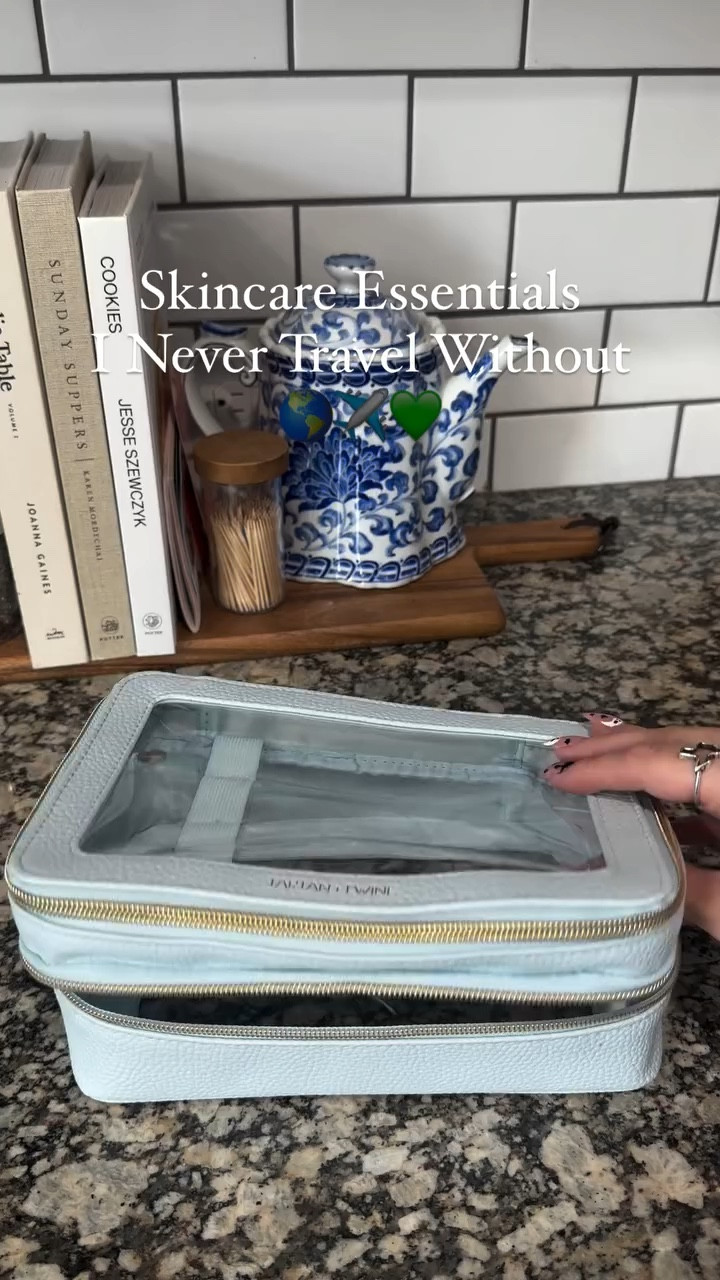 Because good skin doesn’t take a break while on vacation 💚🌎 #skincareroutine #skincareonthego #travelready #skincareproducts #skincarecommunity