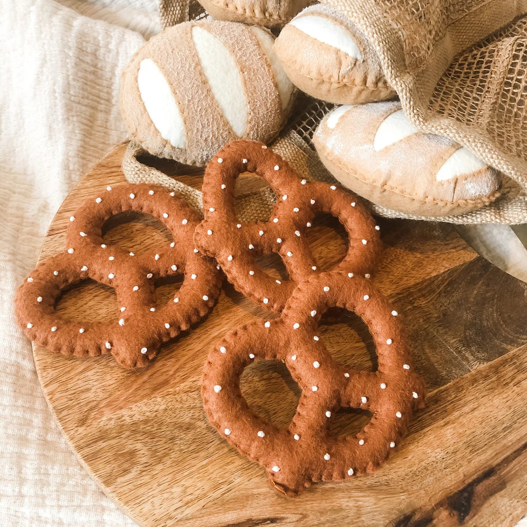 Felt Pretzel / Play Pretzel / Felt Food / Felt Play Food / - Etsy | Etsy (US)