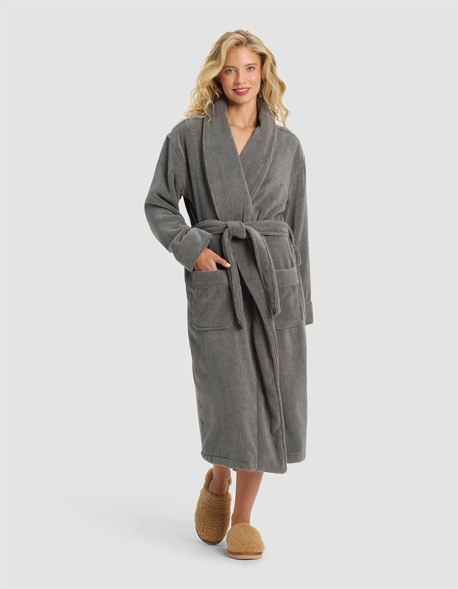Luxe Bath Robe in Charcoal (Size: Small) - Cozy Earth | Cozy Earth