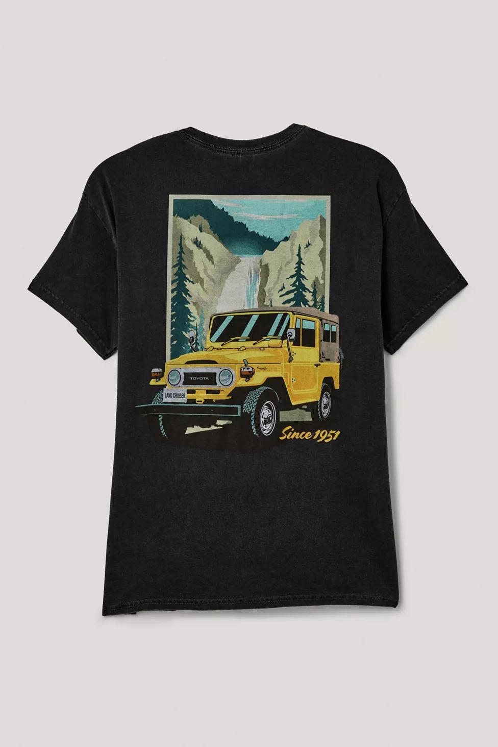 Toyota Land Cruiser Vintage Graphic Tee | Urban Outfitters (US and RoW)