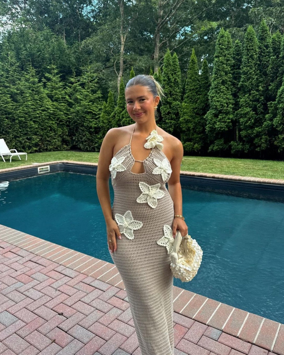 first weekend in the hamptons complete 🏄‍♀️🍸🌊