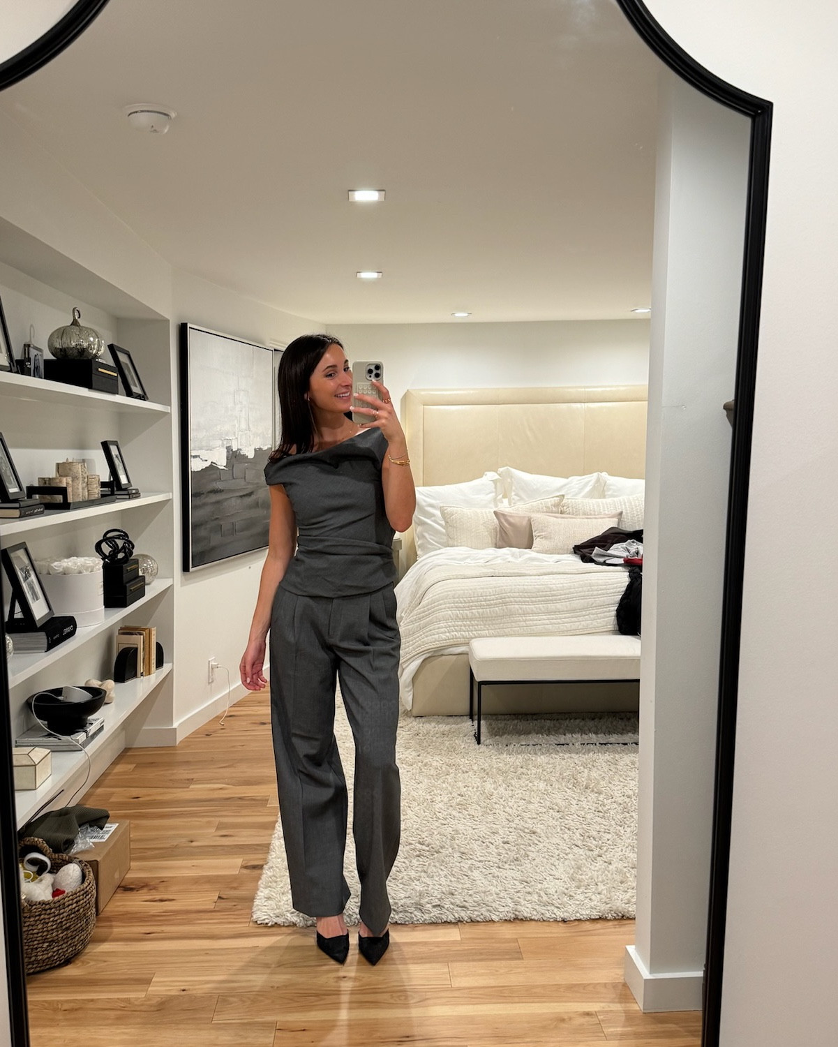 Me 🤝 sets for the office 
@aritzia 
#aritzipartner