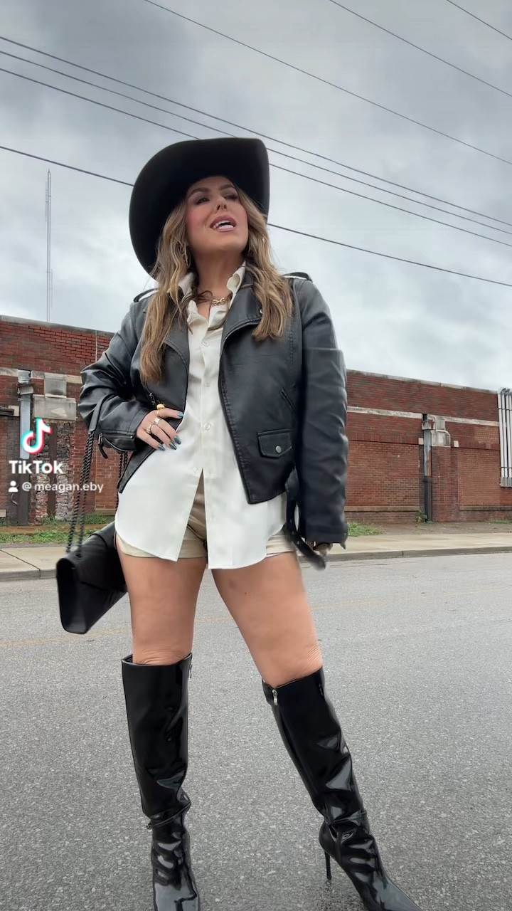 Let’s go to a drag brunch in Nashville! 🤠💋

#LTKTravel #LTKStyleTip #LTKParties