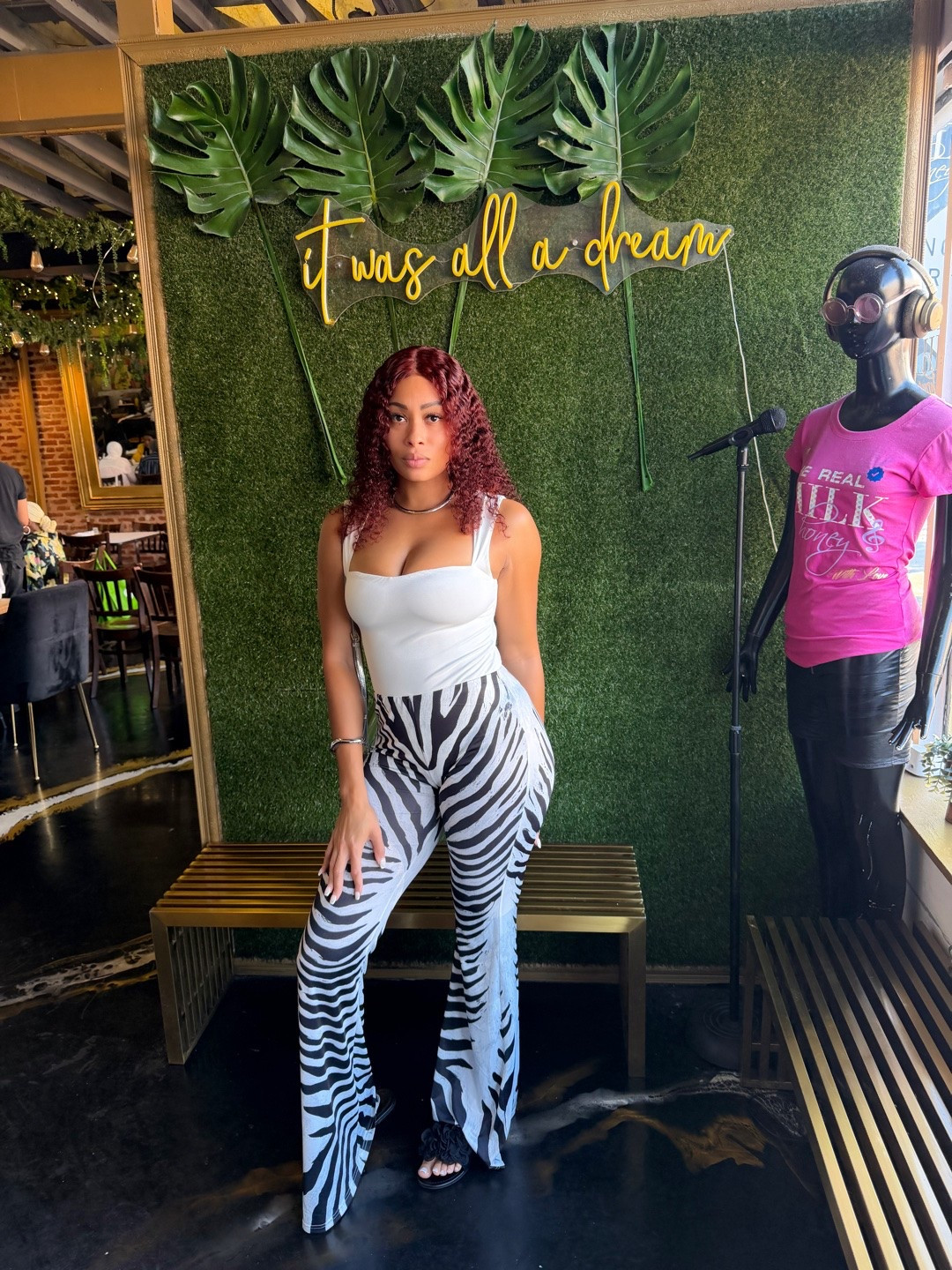 ✨It was all a dream… then I made it the look. 🦓
Exact look link below


#LTKStyle #LTKFashion #OutfitInspo #WomensFashion #StyleInspo

#LTKdayinmylife #LTKootd #LTKgrwm