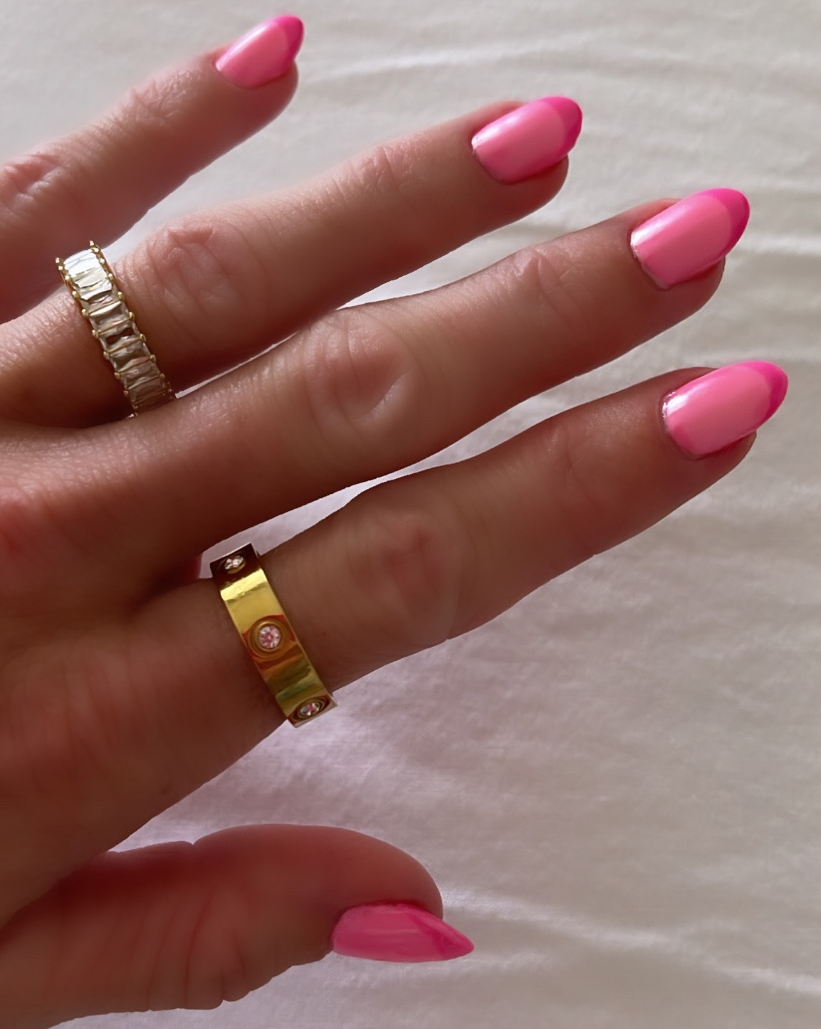 Barbie Nails
Pink chrome french tip 🩷🌸🎀 This might be my favorite combo. Save for your next appt!







Barbie nails, barbiecore, pink nails, pink French tip nails, chrome nails, pink chrome, nail inspo, nail ideas, nail designs, nails of the day, almond nails, gel nails, gel polish 

#LTKbeauty #LTKunder50 #LTKstyletip