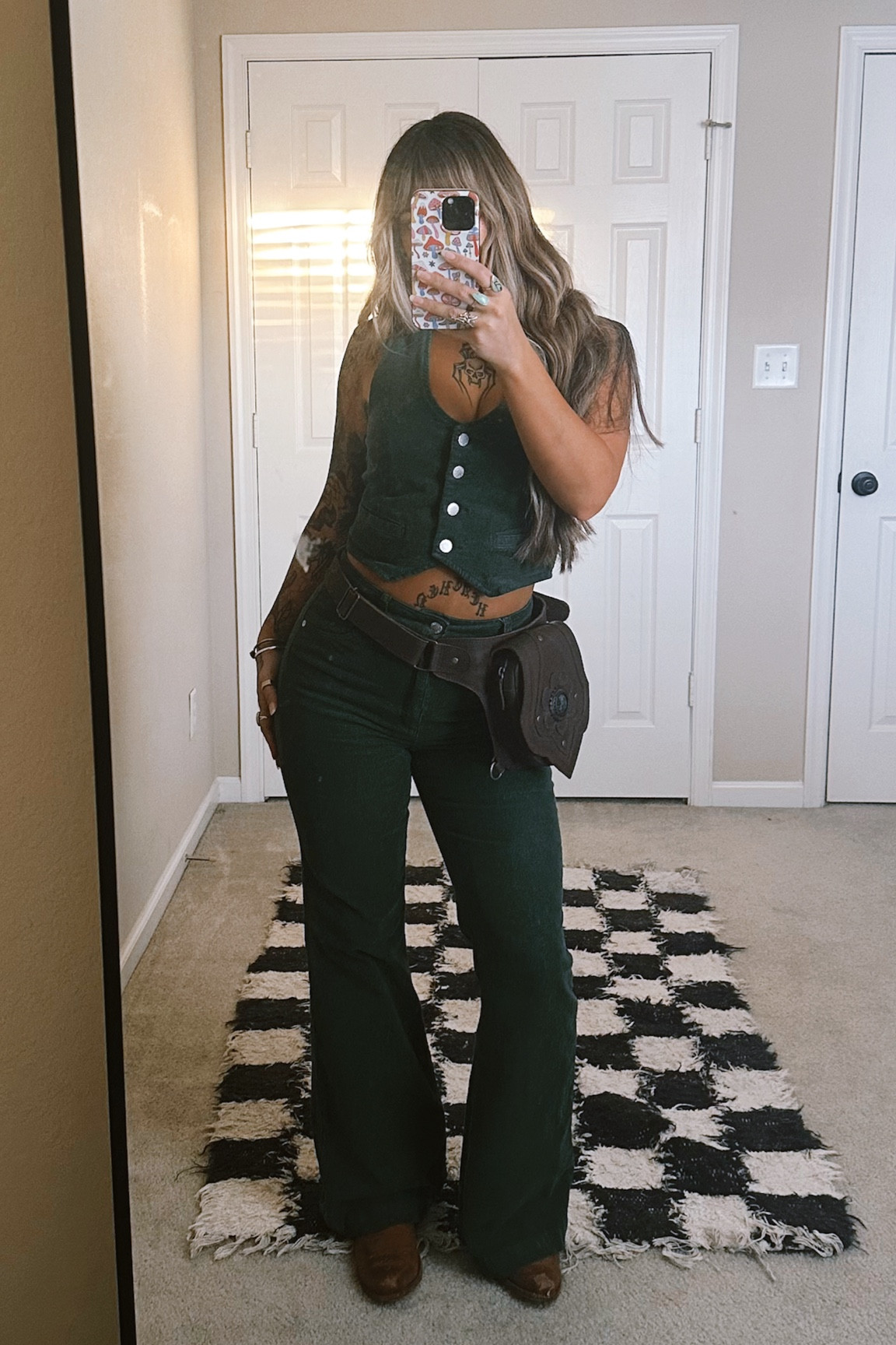 The perfect fall weather corduroy set

Vest - Rollas Jeans Dallas Vest in Basil - Size M
Pants - Rollas Jeans East Coast Flares in Basil - Size 28
This set comes in many colors, I tagged some others because this color might be sold out. 

My bag is from a seller on etsy but i tagged some similar

#fallfashion #fallstyle #styleinspo #70sstyle #ootd

#LTKStyleTip #LTKFindsUnder100