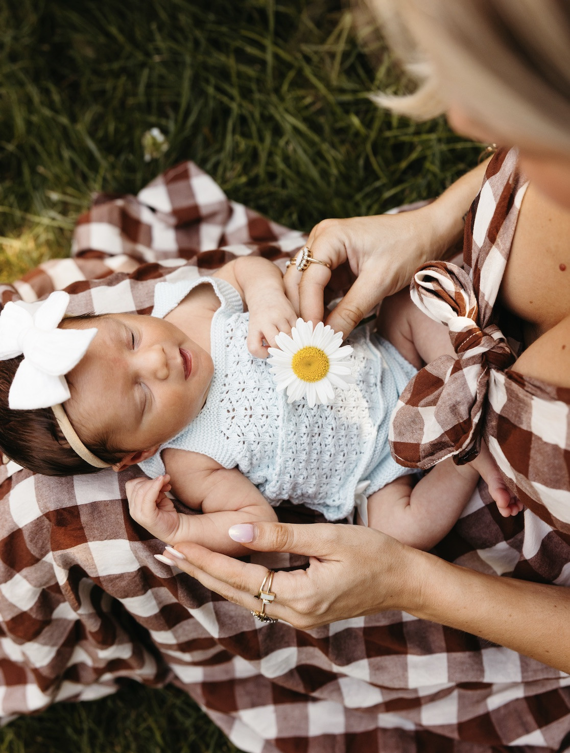 Family photo outfits - newborn photos, newborn outfit, postpartum outfit

#LTKBaby #LTKStyleTip #LTKFamily