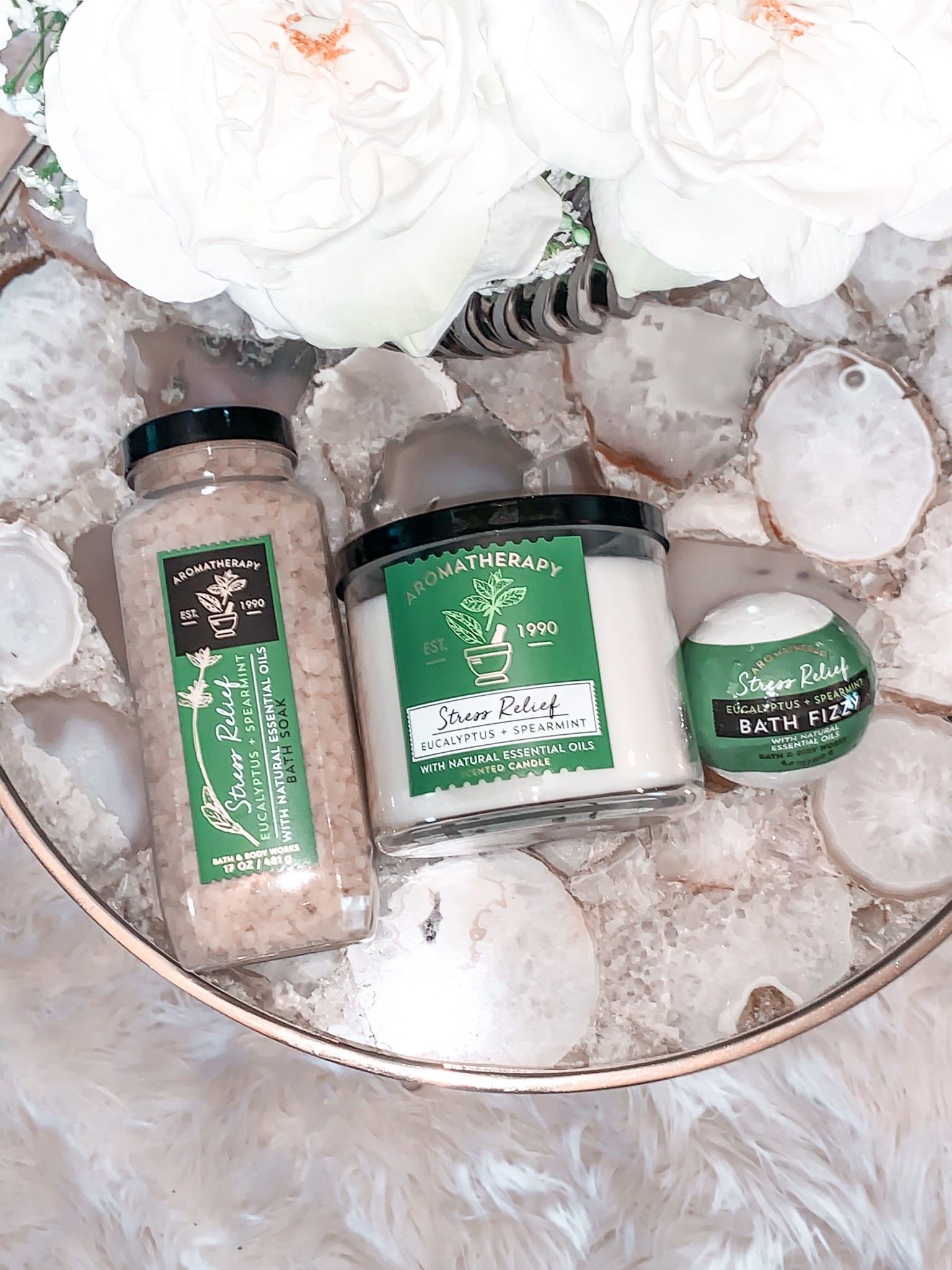 We are not letting the busyness of the holidays stress us out!😘💚✨

#LTKHoliday