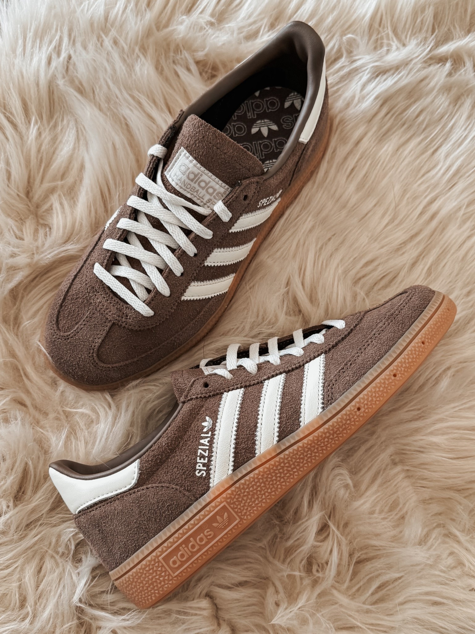 Women’s Adidas Spezial sneakers in earthy brown. ✨

Follow @dpiahome on Instagram + TikTok for more home decor inspiration, DIY, style, deals, & affordable finds. 🤎

#LTKSaleAlert #LTKGiftGuide #LTKActive