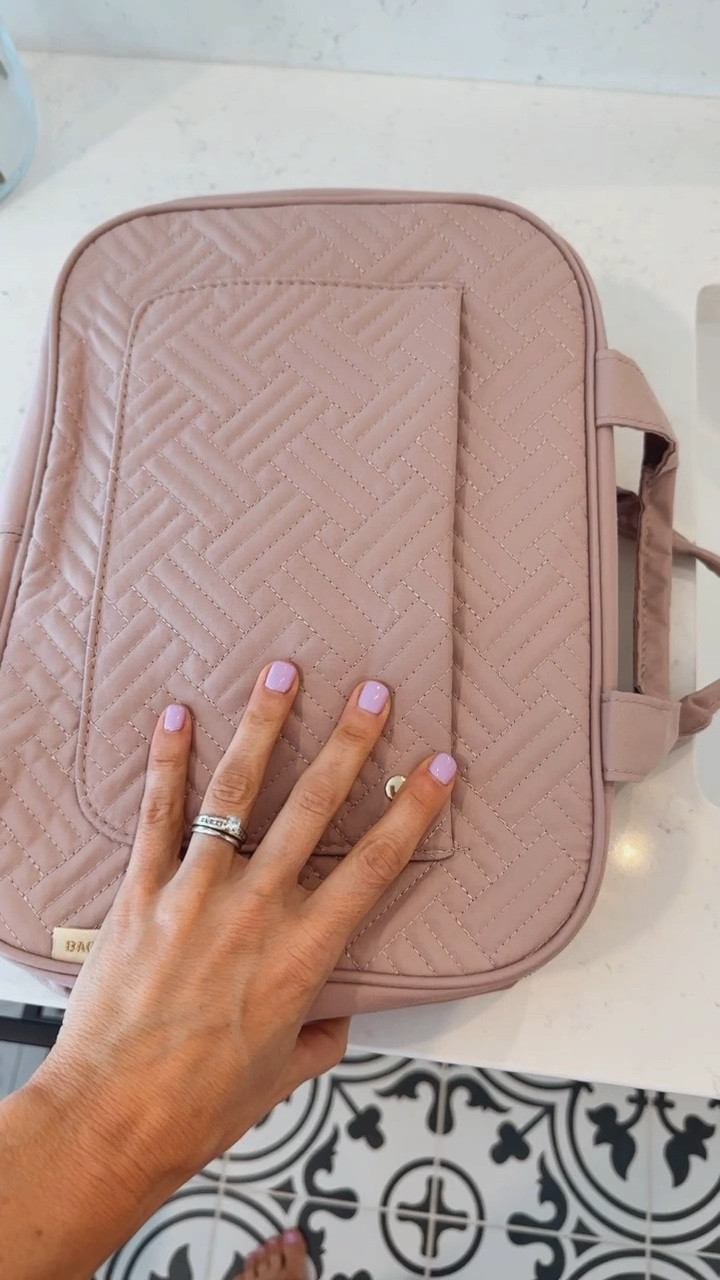 This travel bag from Amazon is so good and holds a lot! I have the large size. 

#LTKFind #LTKunder50 #LTKtravel