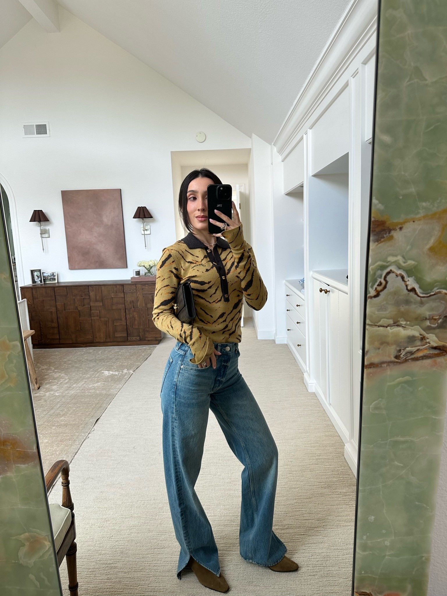 The jeans are just too good!!! Wearing 23 and did get these hemmed, they’re long and tall girl friendly

#LTKootd