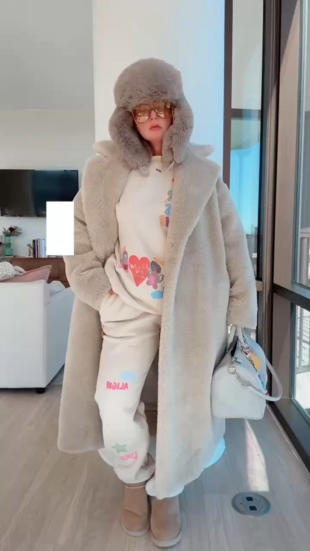 Coats 
Sweats
Sneakers 
Winter outfits 

#LTKActive #LTKValentine #LTKSeasonal