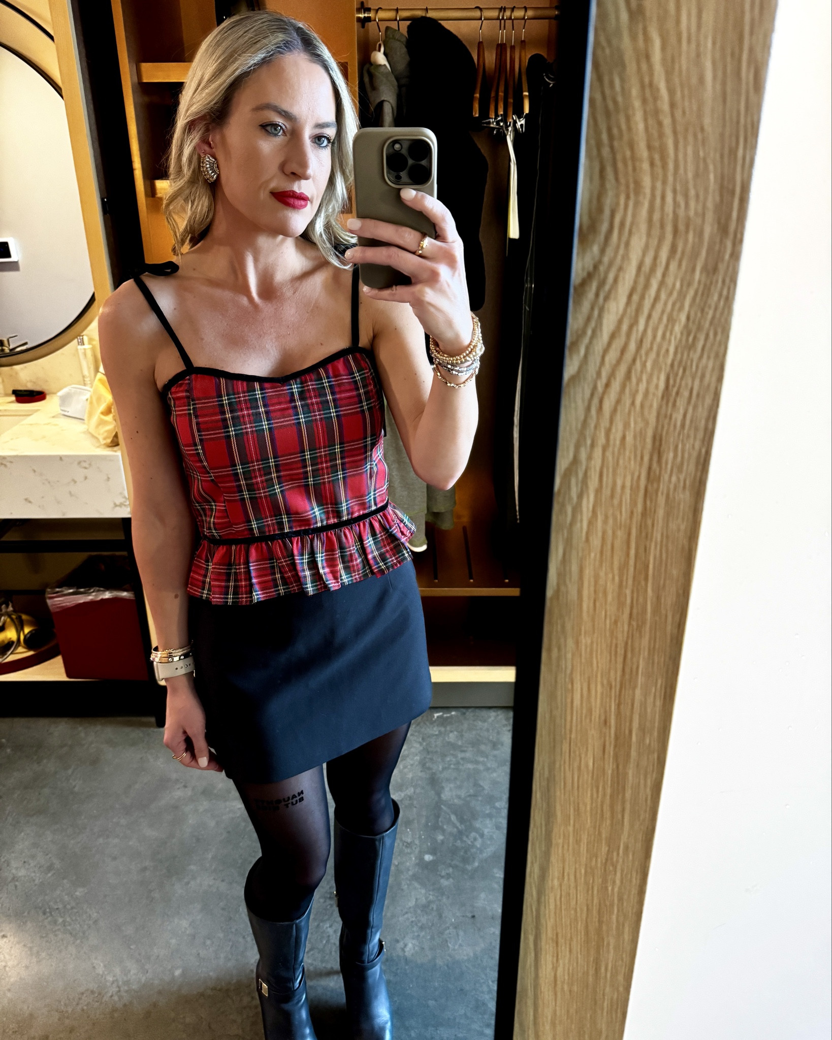 Holiday Outfit 🎄

This top and the entire Vici site is 30% off using code DEC30. 

#everypiecefits

Christmas outfit 
Christmas party outfit 
Holiday party outfit 
New Year’s Eve 
Tartan plaid 
Sequins 
Mini skirt 
Skort