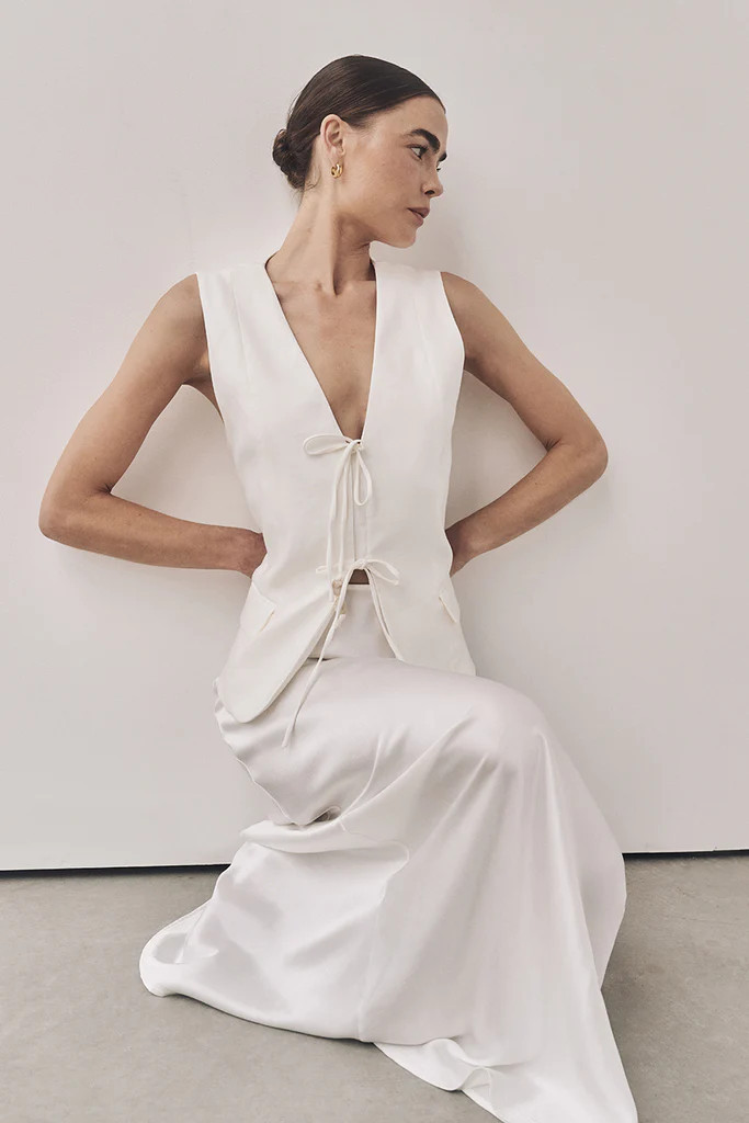 LUCCA MILK TIE VEST | DISSH