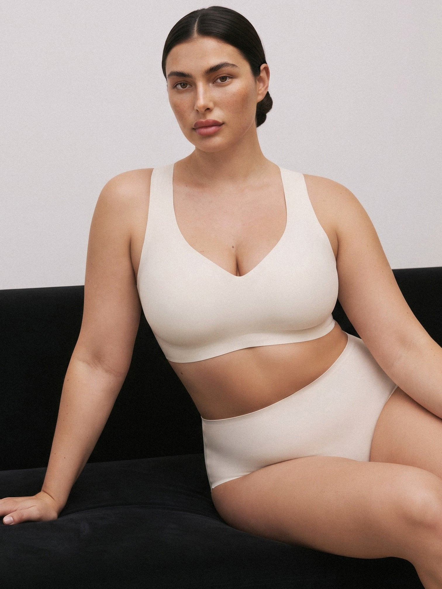 Barely Zero Anchored Cup Curve Bra | NEIWAI