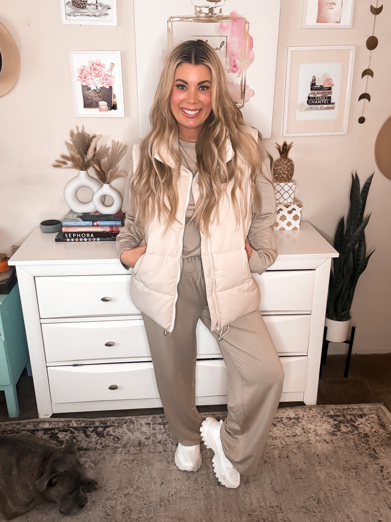 The “I still look cute but I’m comfortable” outfit 👟
Obsessed with this neutral set layered with a lightweight vest — it’s one of those throw-on looks that always works. Great for everyday wear and super easy to mix and match.



#LTKootd #LTKOver40 #LTKdayinmylife