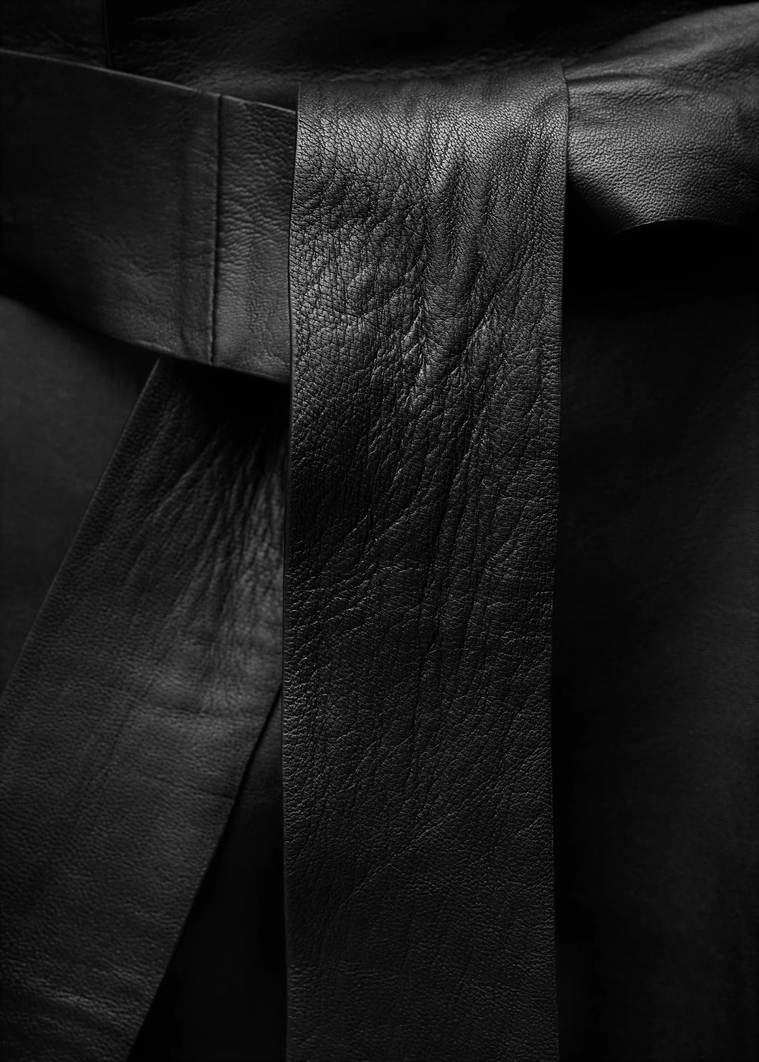 Trenchcoat mit Gürtel aus 100 % Leder | MANGO (DE)