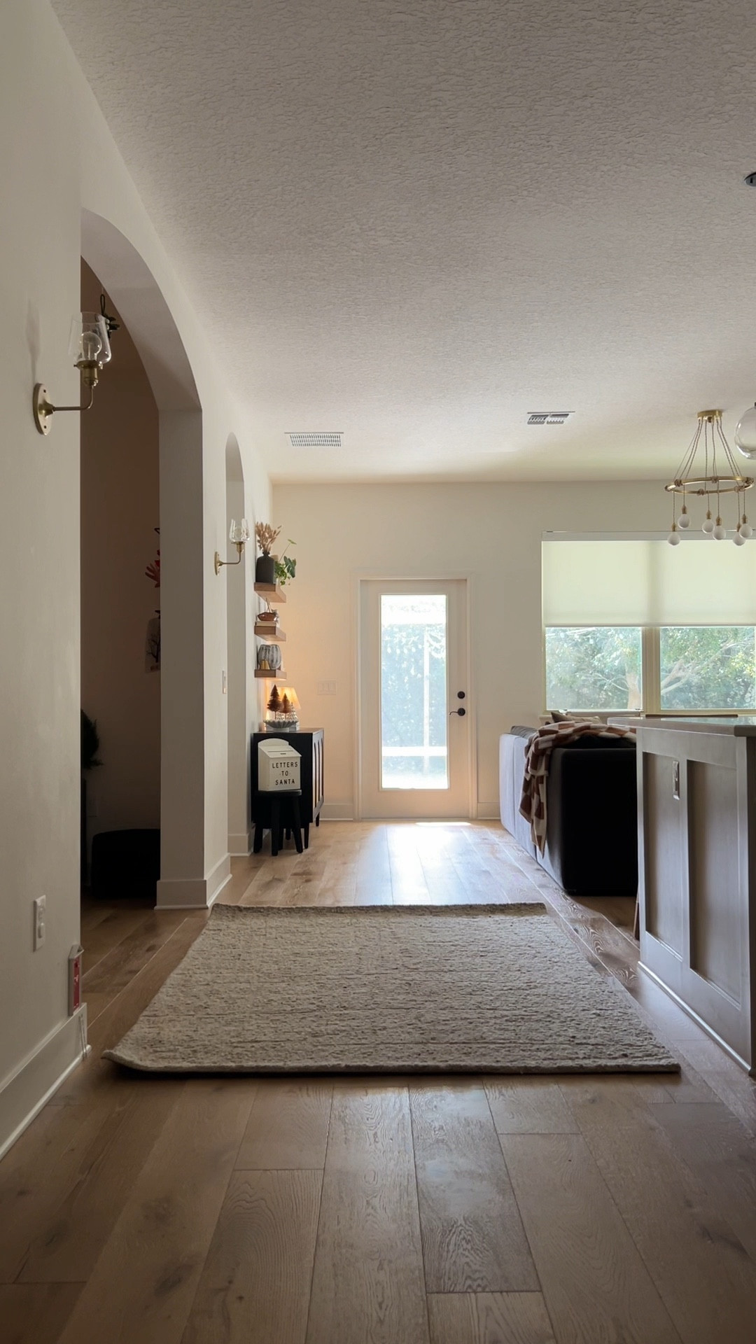 Been loving the wool options from @loloirugs lately, especially these two!

#LTKSaleAlert #LTKHome