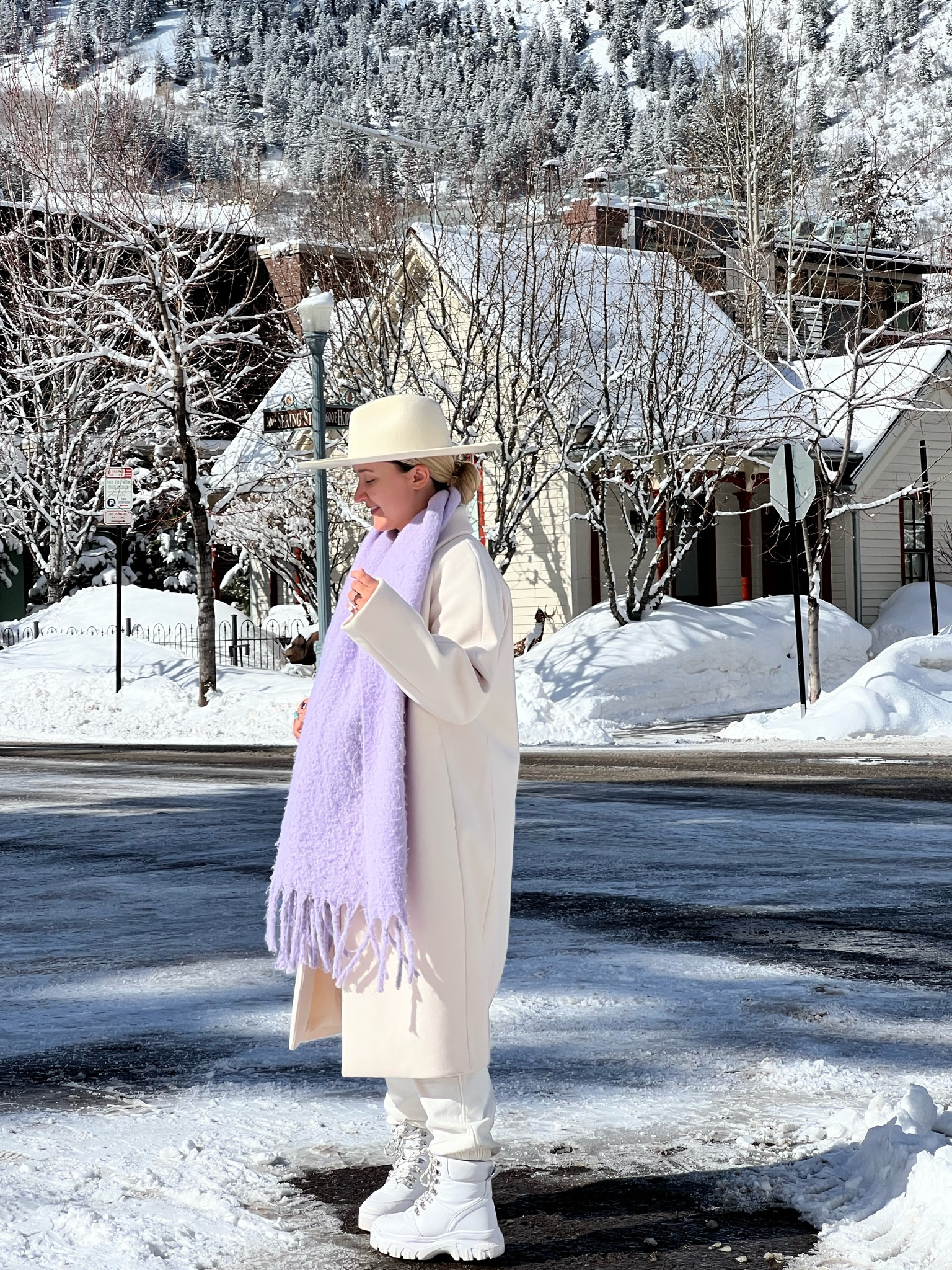 A sucker for winter whites🤍✨
This coat is my staple piece. Looks great dressed down with a lounge set or dressed up!
#coat #winteroutfit #skivacation #winter #holiday #scarf #accessories #outerwear 

#LTKHoliday #LTKstyletip #LTKfindsunder100