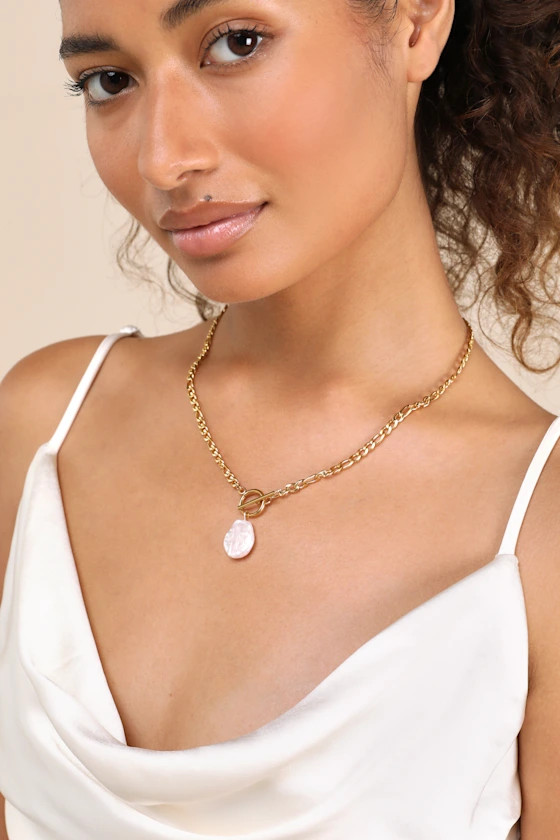 Jade Gold Pearl Chain Link Toggle Necklace | Lulus