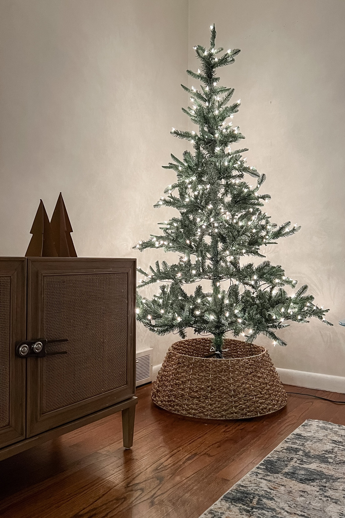 Layered Washington spruce Christmas tree pre-lit and decor 

#LTKhome #LTKHoliday