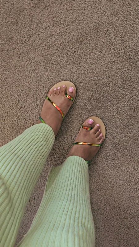 Fat feet approved sandals 

#LTKVideo #LTKShoeCrush
