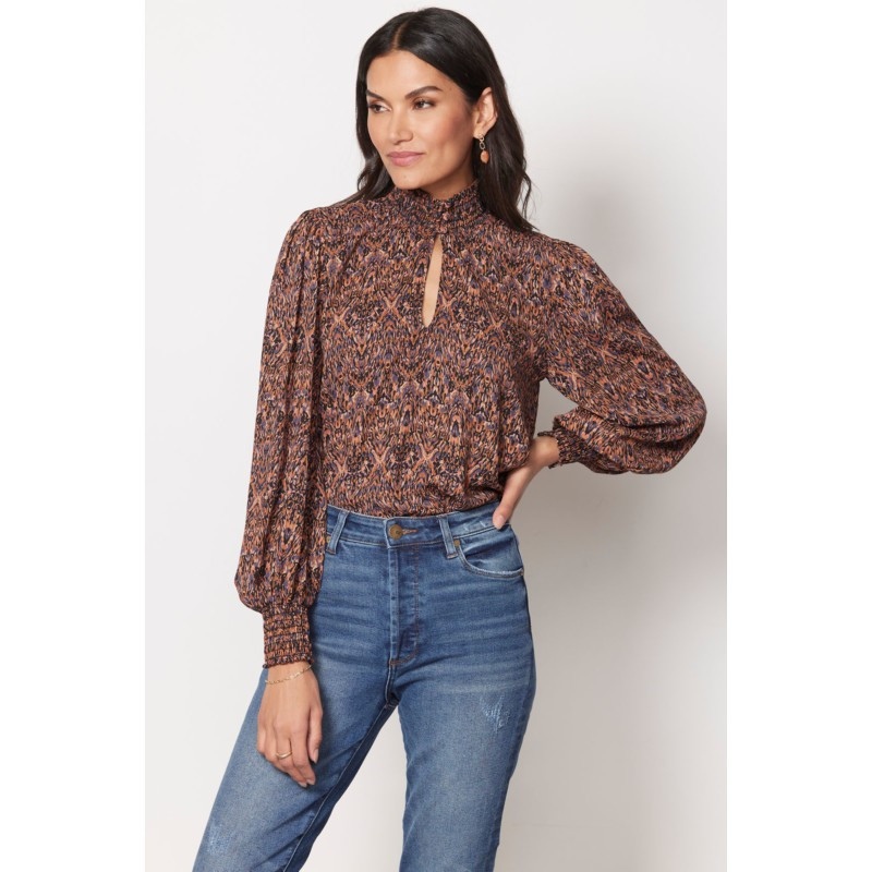 EVEREVE Hollis Smocked Abstract Blouse | EVEREVE | Evereve