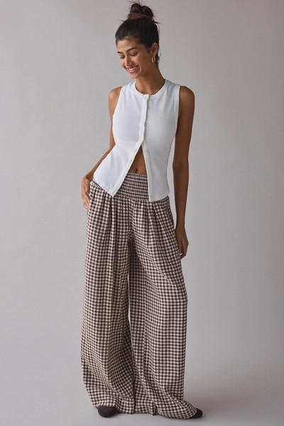 Kimchi Blue Caroline Smocked Wide Leg Linen-Blend Pant | Urban Outfitters (US and RoW)