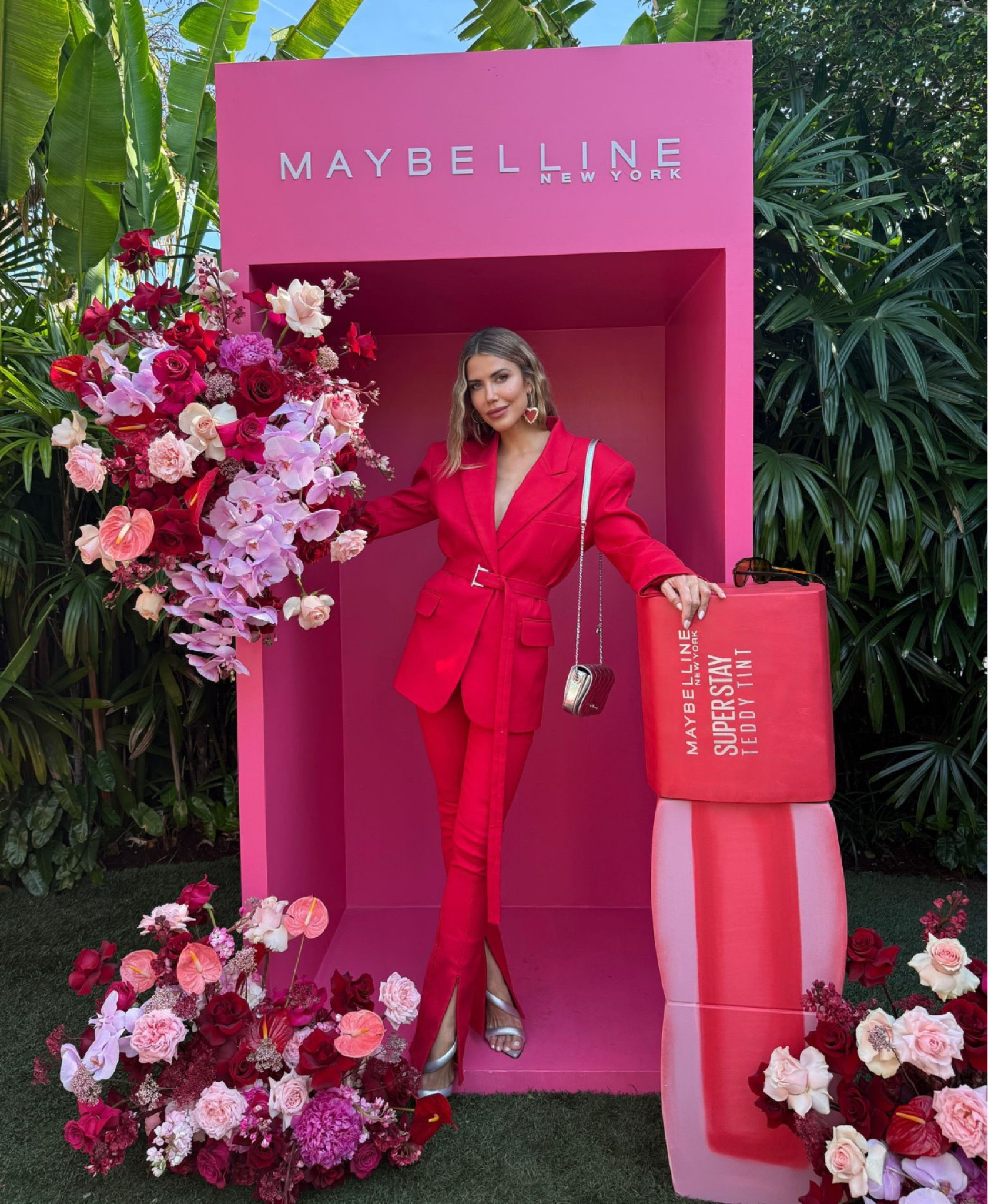  Makeup that wows 💄—thank you @Maybelline for keeping my look on point! 🔥 #Partner #Teddytint #Ad
#Maybelline Partner #Paidlink
