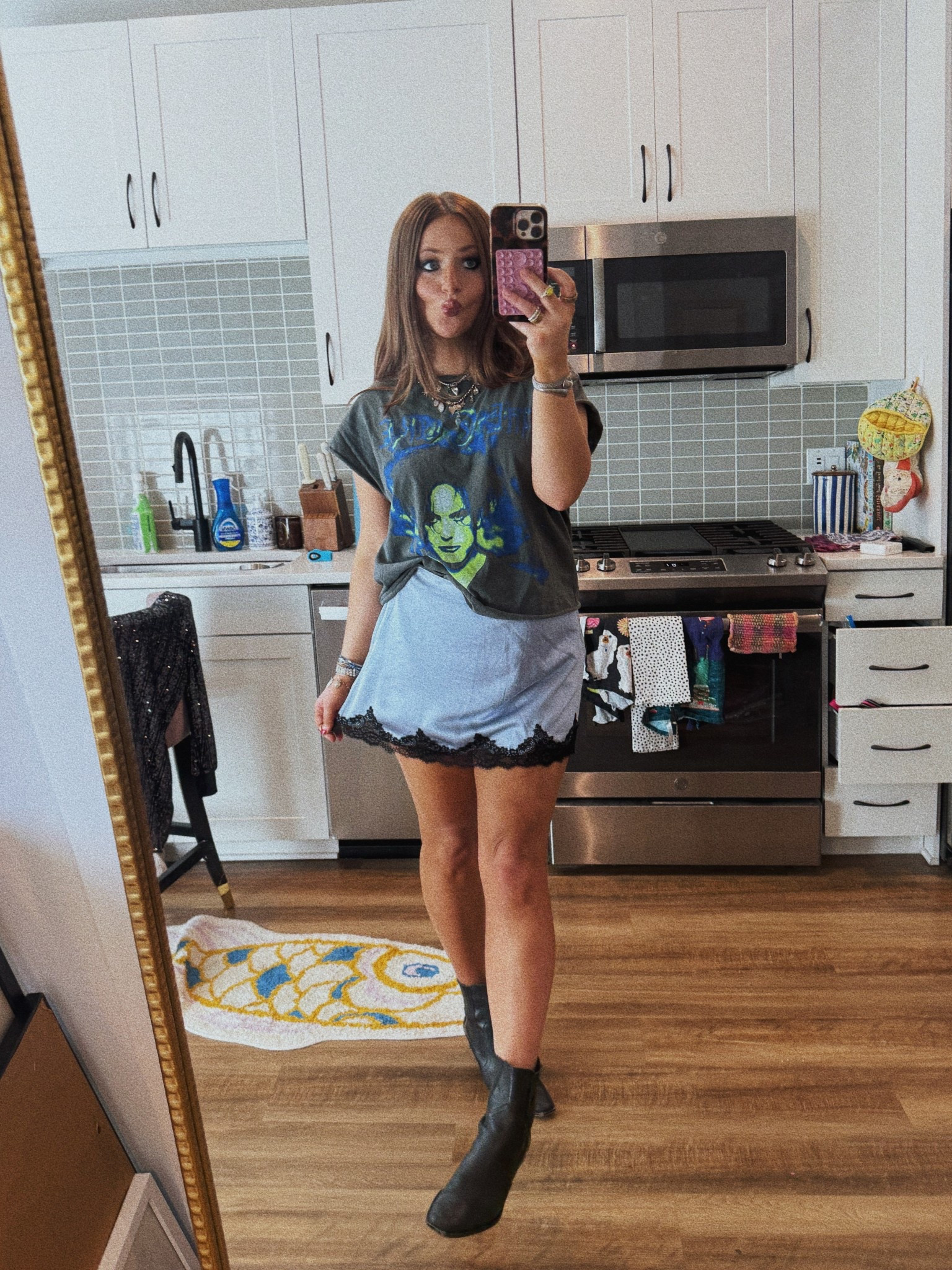 exact tee style (backstage cropped muscle tee from urban outfitters) is linked but they don’t have this specific color!! 🌟 linked similar vibes 

#LTKFindsUnder50 #LTKootd #LTKSaleAlert