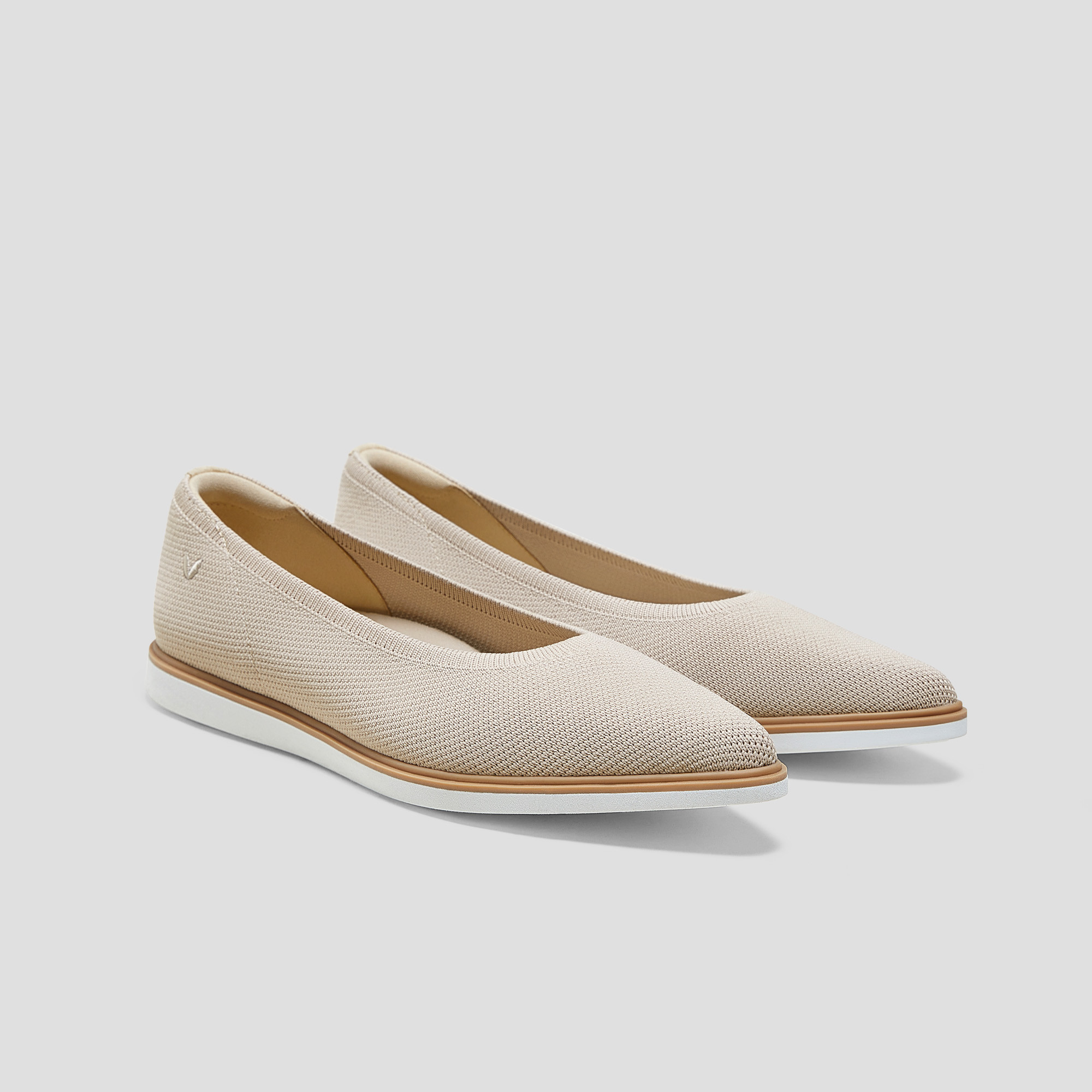 Pointed-Toe All-Day Standing Flats (Veronica) | VIVAIA