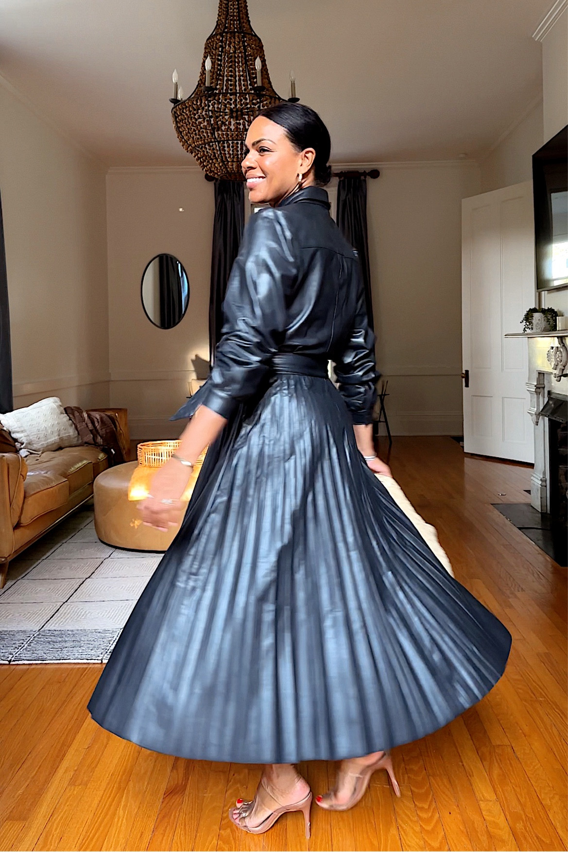 This dresss!!! I didn’t realize there’s a zipper on the side so use that don’t be like me squeezing it on 😂 I’m impressed but I’m not even surprised anymore! At this point if @walmartfashion ever lets me down… THEN I’ll be surprised 😂 I know it’s hot outside but it’s to the point where it all sells out so quickly because the secret’s out :) everything’s in my ltk and stories- exact items are there for you!  #WalmartPartner #WalmartFashion everything is tts Which look would you wear? 
