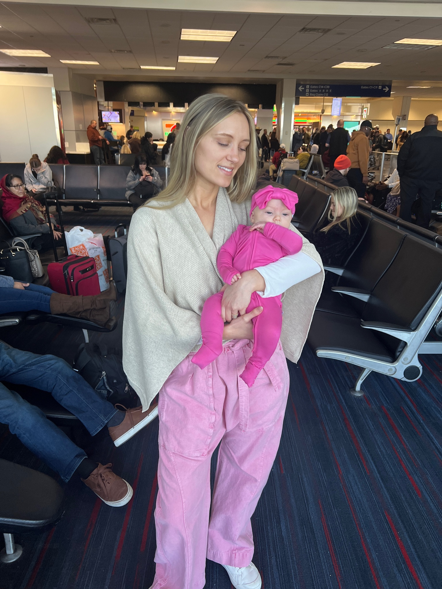 The cutest pink pants! Perfect for traveling & And so comfy for postpartum. I got a size medium. 

#LTKStyleTip #LTKTravel