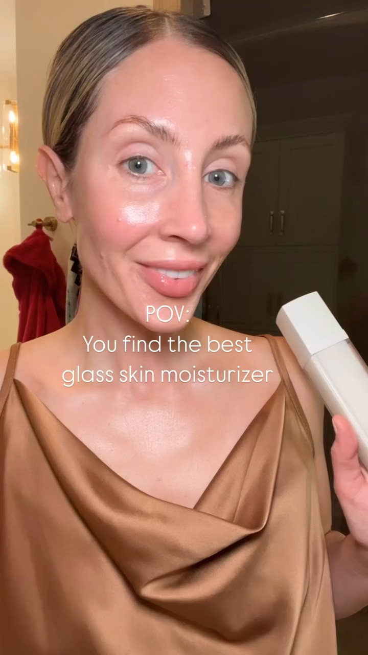 Winter is almost upon us, get this amazing moisturizer to protect your skin! 

Beauty, Skincare, Makeup, Moisturizer, Gift

#LTKBeauty #LTKSeasonal #LTKVideo
