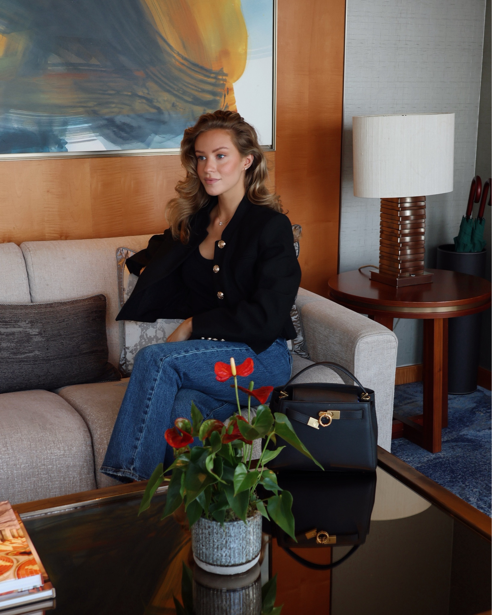 Levi’s ribcage jeans in valley view, autumn outfits uk, transitional outfit, black cropped tailored jacket, top handle black leather bag, black vest, black flat slingback shoes 

#LTKuk #LTKautumn #LTKjeans